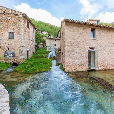 Casa Vacanze Fonte Del Menotre Φολίνιο Εξωτερικό φωτογραφία
