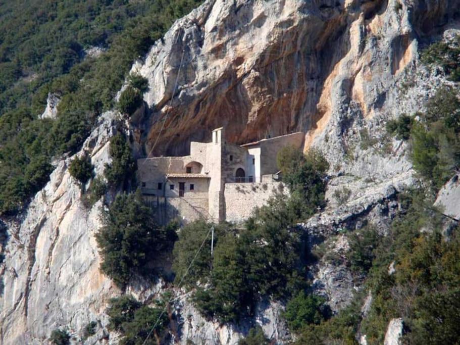 Casa Vacanze Fonte Del Menotre Φολίνιο Εξωτερικό φωτογραφία